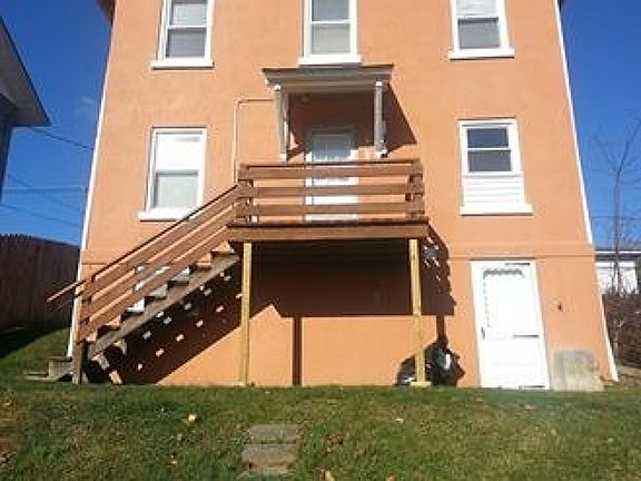 2nd image of 562 Arlington Ave