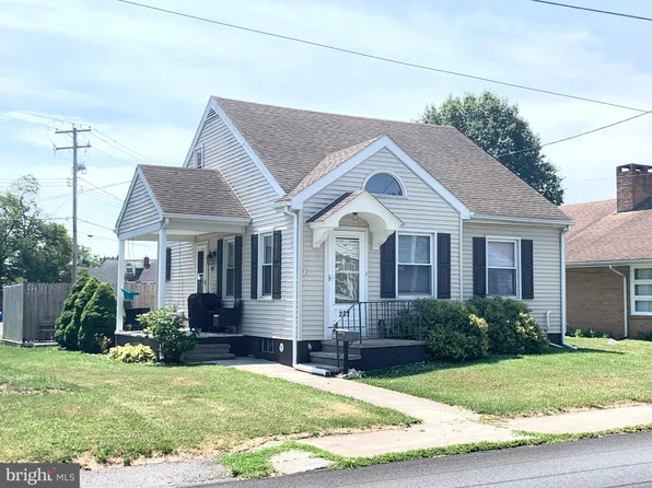 252 E Maple St, Lebanon, PA 17046