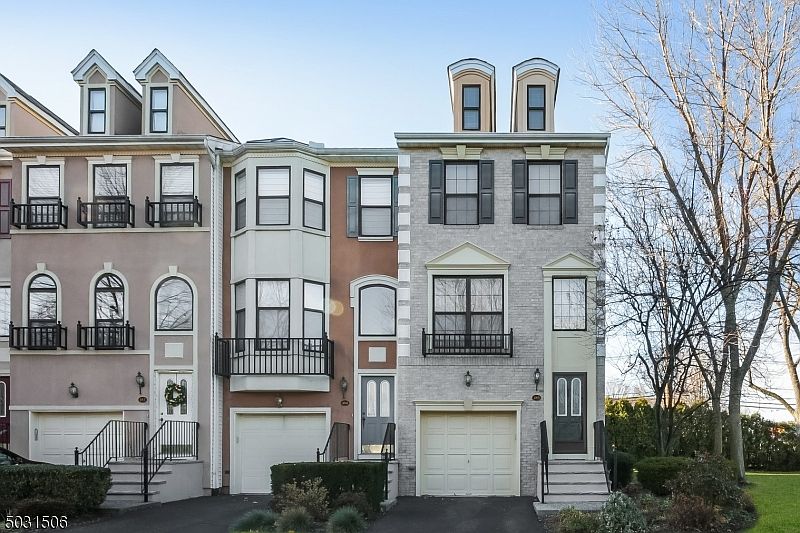 1st image of 485 Hartford Dr #485