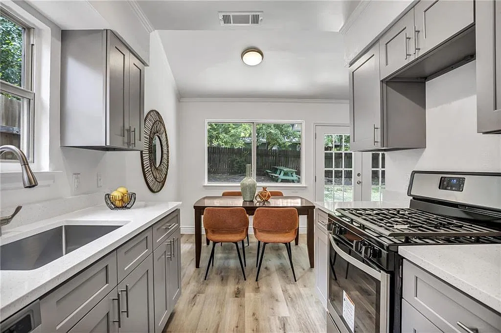 4 bed, 2.0 bath, 1215 sqft, $1,900 — Photo 2