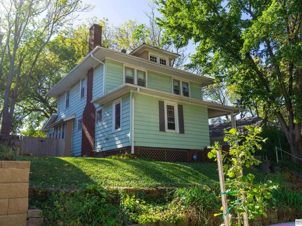 4161 Cass St, Omaha, NE 68131