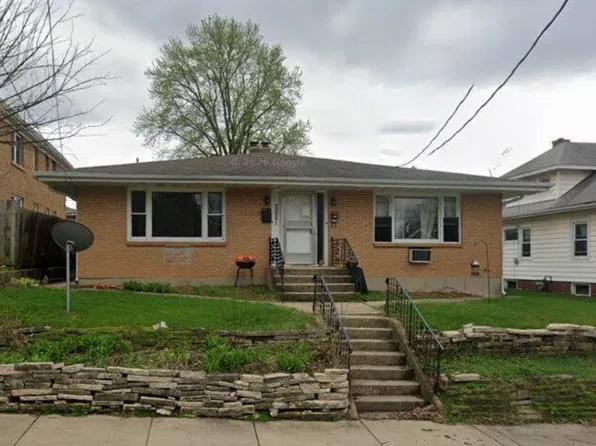 2221 Broadway #E, Rockford, IL 61104