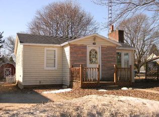 206 E McMillan Ave, Newberry, MI 49868