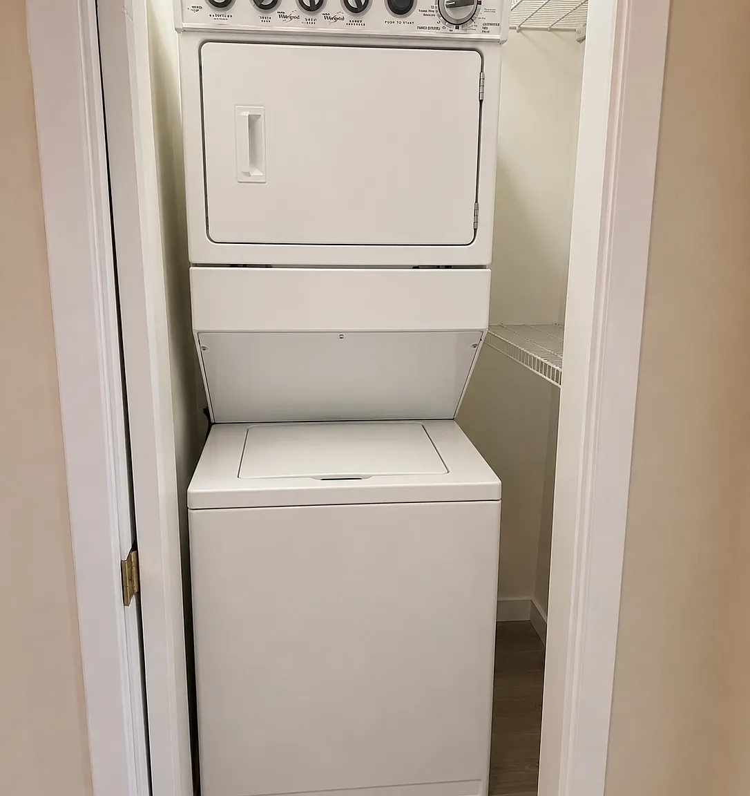 Arrington Ct, South Setauket — Photo 1