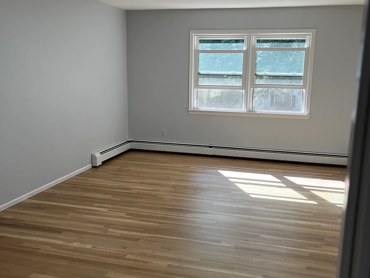 5 bed, 3764 sqft, $5,750 — Photo 2