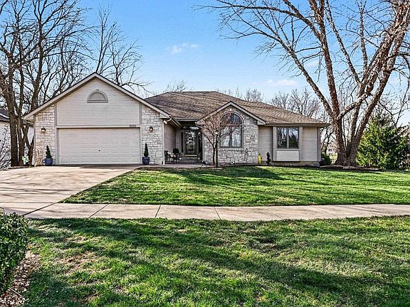 2nd image of 6033 SW 39th St