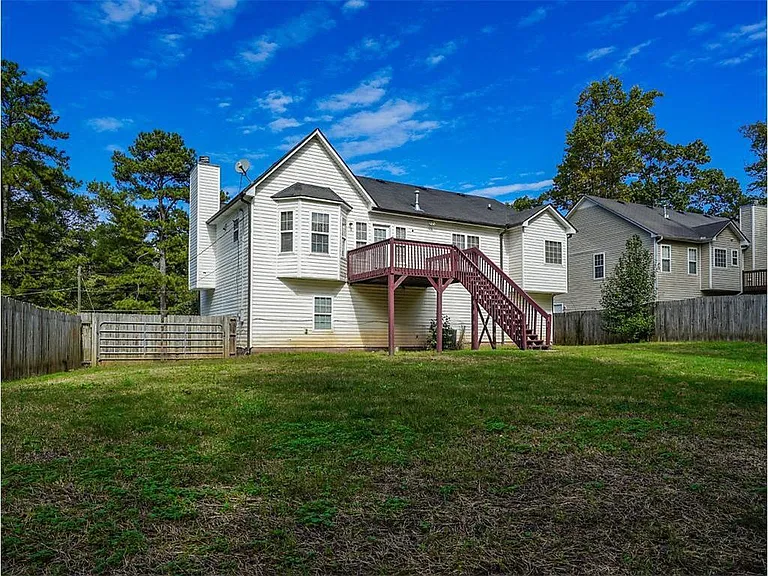 1935 Venesa Cir — Photo 27