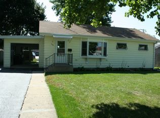 220 W Church St, Wauconda, IL 60084