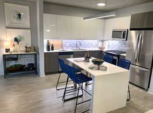 1035 W Addison St #1BBJ1HP0Y, Chicago, IL 60657