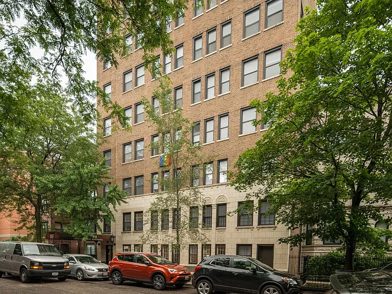 817 W Lakeside Pl #802 — Photo 1
