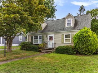 150 Hillcrest Ave, Edison, NJ 08817