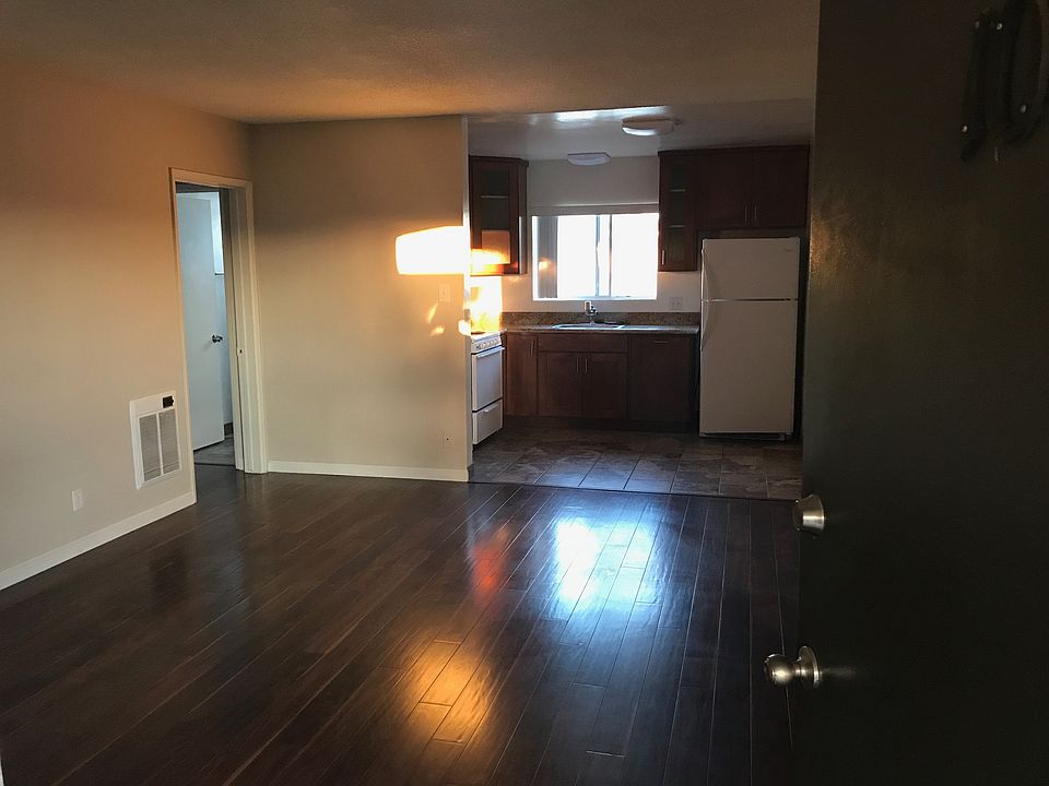 1st image of 234 6th St APT 10