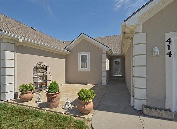 3rd image of 414 Marina Ct