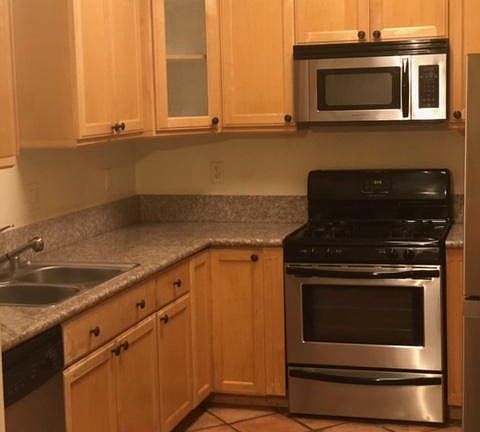 2nd image of 1097 E Grand Ave #1097