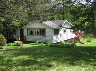 20 Riverside Dr, Cranberry Lake, NY 12927