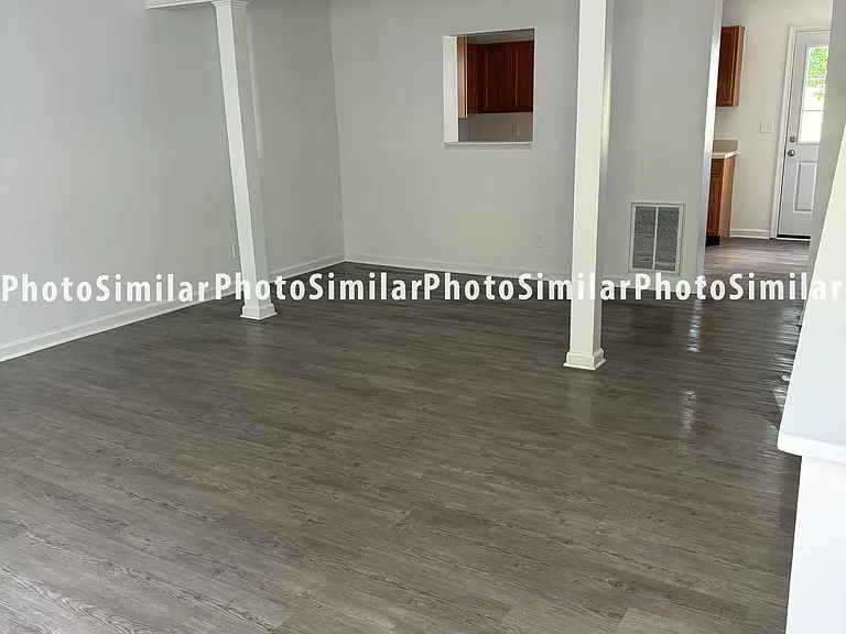 310 Chatham Sq — Photo 2