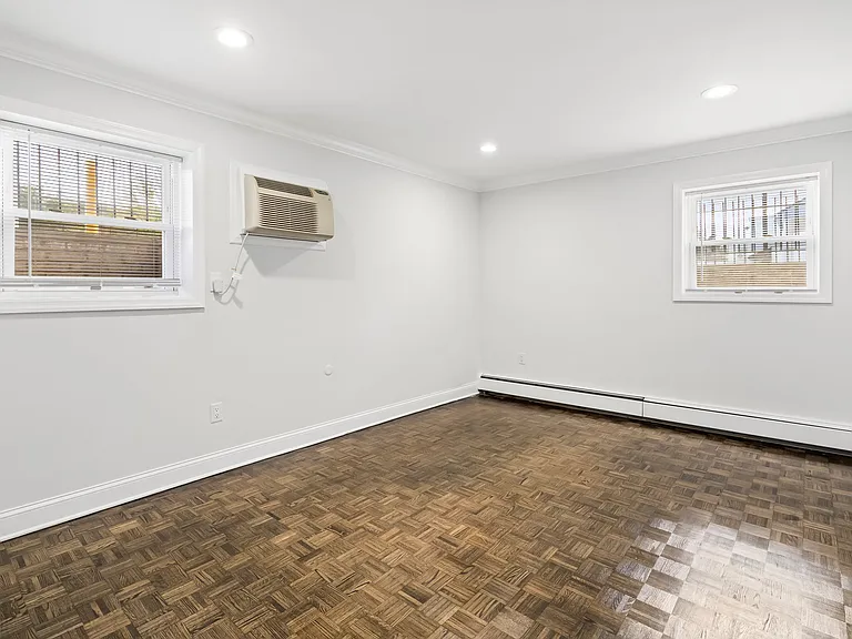 48 Roseland Avenue Apartments — Photo 11