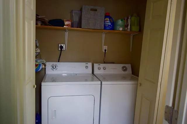 712 Settlers Ct — Photo 2