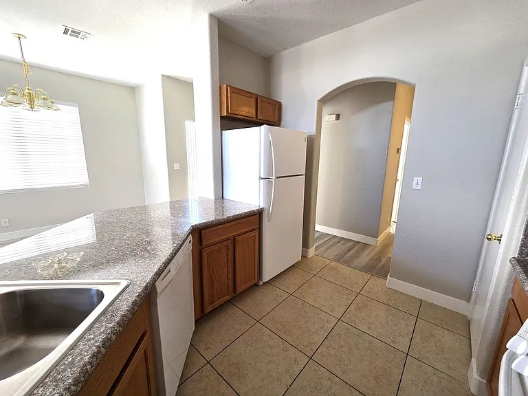 7904 Canyon Grove Ct — Photo 10
