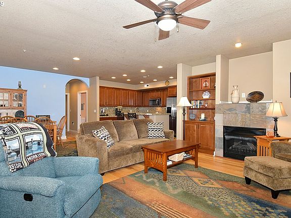 2nd image of 6261 NE Carillion Dr Unit 201
