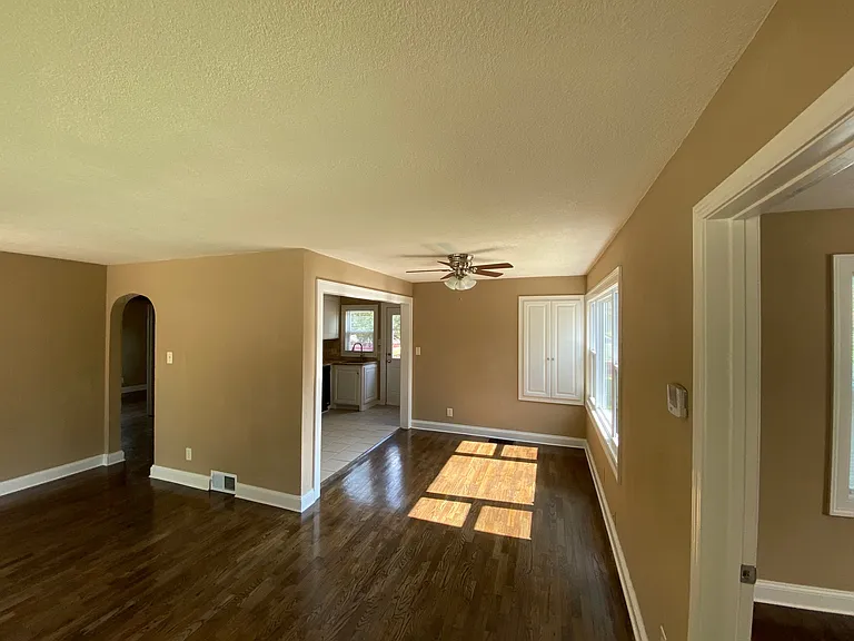 1429 Grand Ave — Photo 5