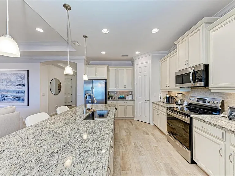 228 Maraviya Blvd — Photo 18