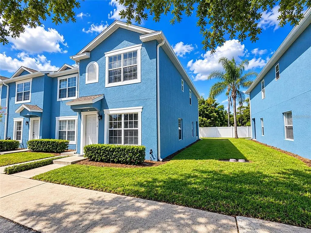 3 bed, 2.5 bath, 1420 sqft, $1,850 — Photo 2