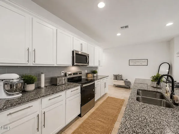 2516 W SEAVER Avenue, Apache Junction, AZ 85120