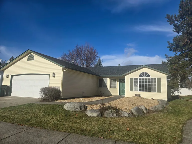 719 E Vintage Ct — Photo 1
