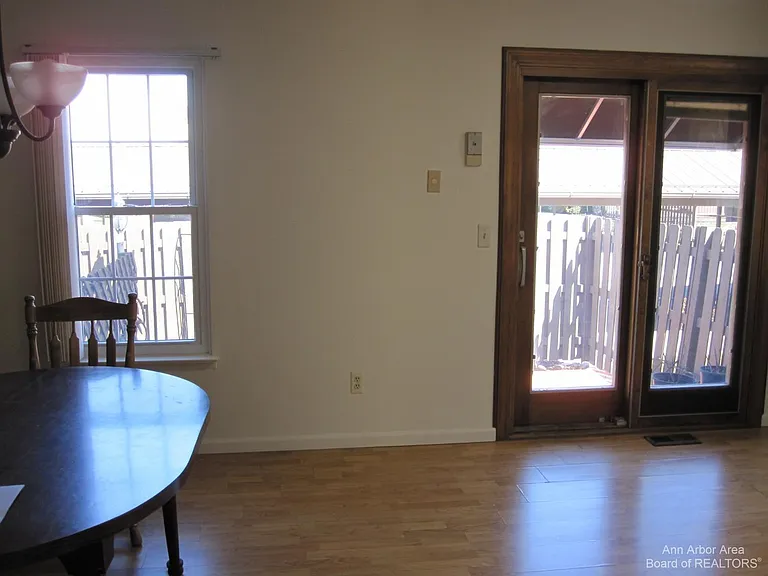 3238 Alpine Dr — Photo 7