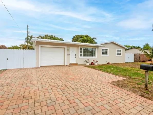 6573 Eaton St, Hollywood, FL 33024