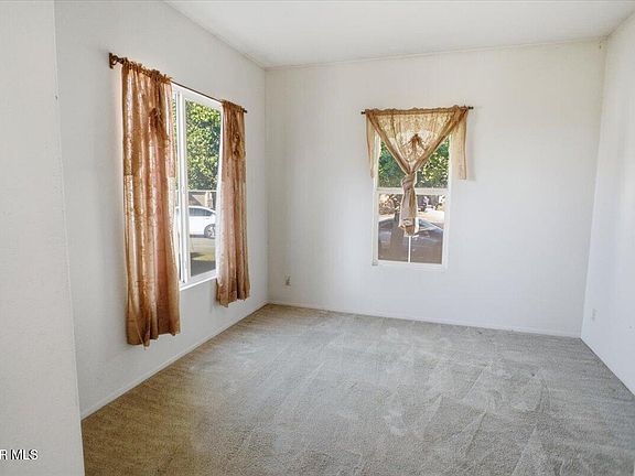 4th image of 43145 Carpenter Dr