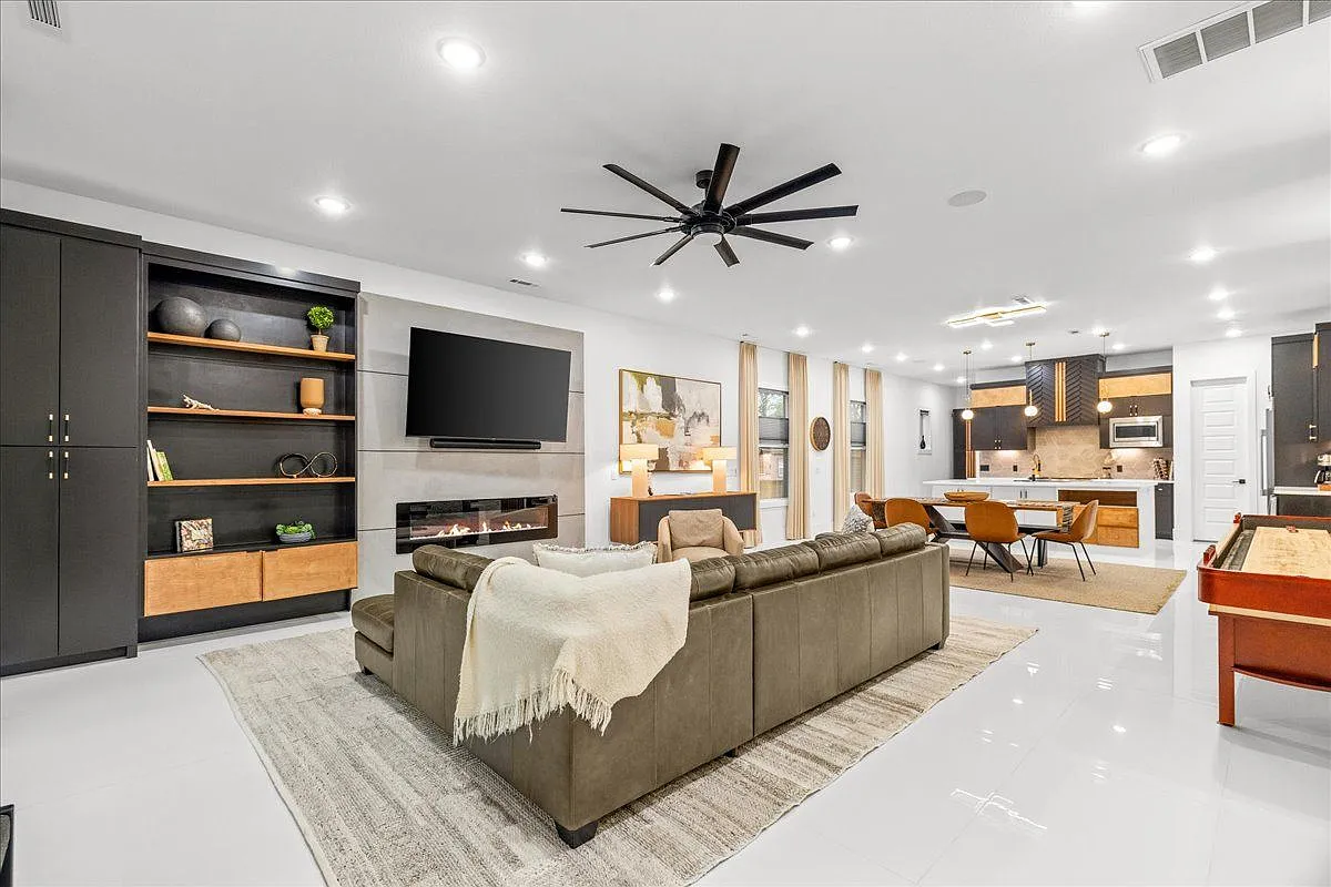 3 bed, 4.0 bath, 2931 sqft, $6,500 — Photo 3