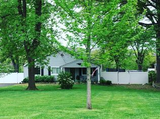 3532 Longview Dr, Saint Louis, MO 63129