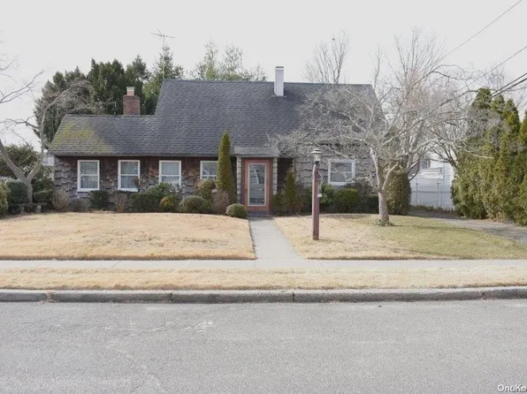 22 Cheshire Road, Bethpage, NY 11714