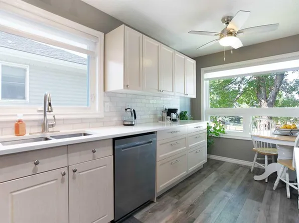 55 N Fairways Dr NW #112, Airdrie, AB T4B 2T6