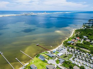 1901 Jo Tam Ln, Navarre, FL 32566