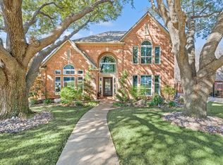 1093 Woodbriar Dr, Grapevine, TX 76051
