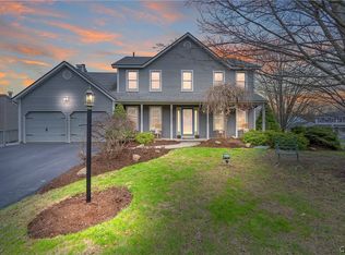 5792 Mountain Laurel Dr, East Syracuse, NY