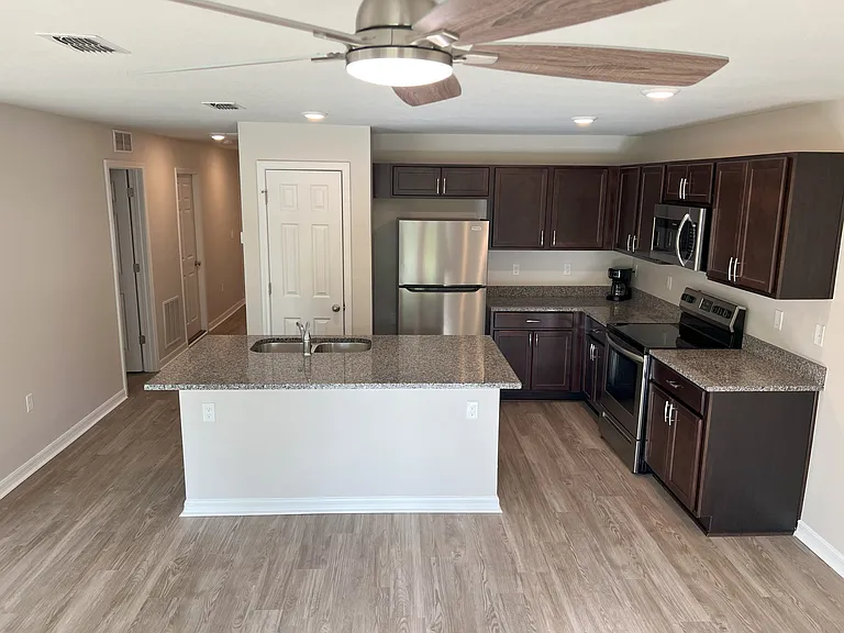 Kitchen photo of similar property