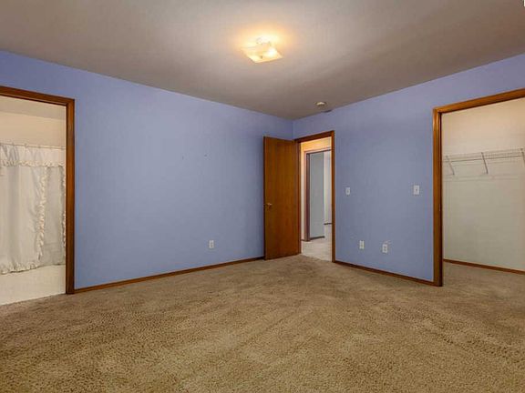 3rd image of 5200 Crane Dr