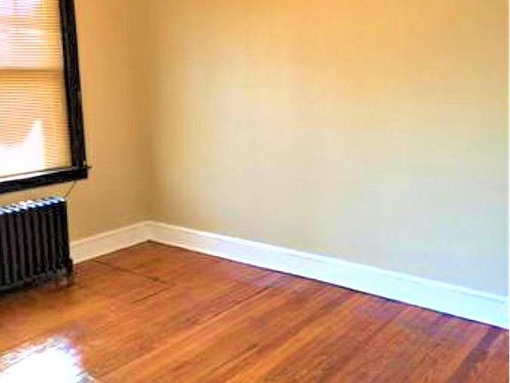 5th image of 320 N Charlotte St APT 3