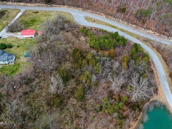 3rd image of Red Oak Ln
