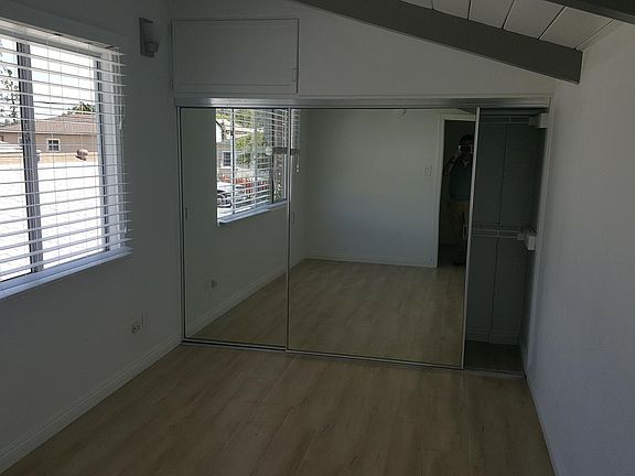 5th image of 2063 Thomas Ave
