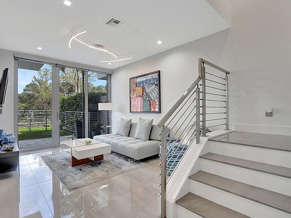 5th image of 4240 NW 17th Avenue