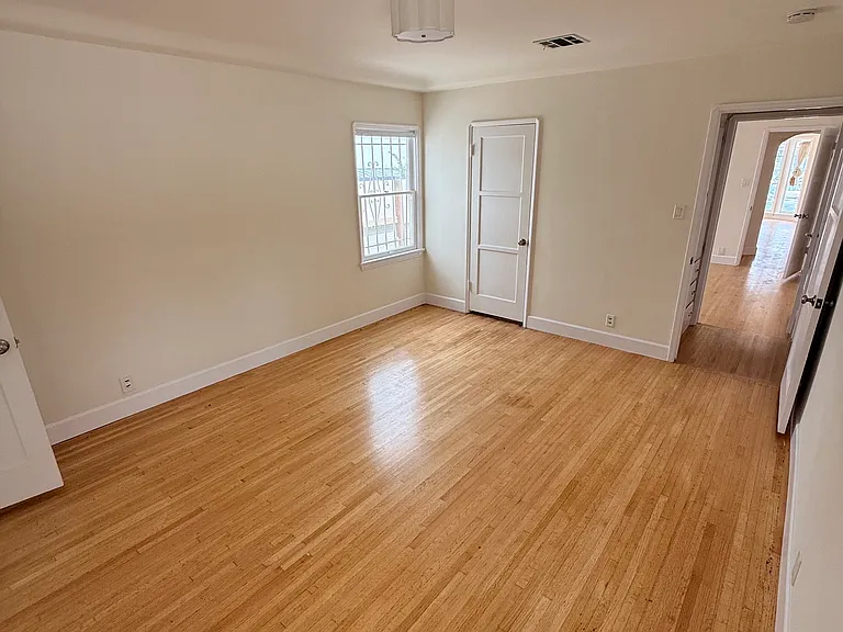 1911 S Corning St — Photo 21