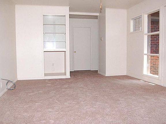 2nd image of 2212 Franklin Dr