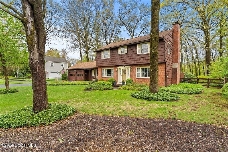 3rd image of 3 Greenwood Lane