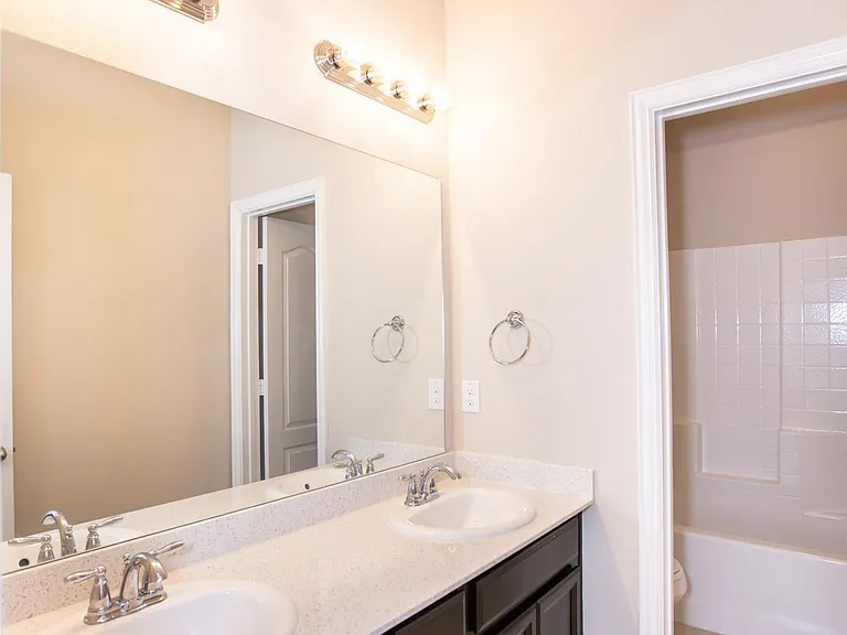 2100 Miramar Dr — Photo 11
