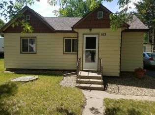 103 E 7th St, Woonsocket, SD 57385
